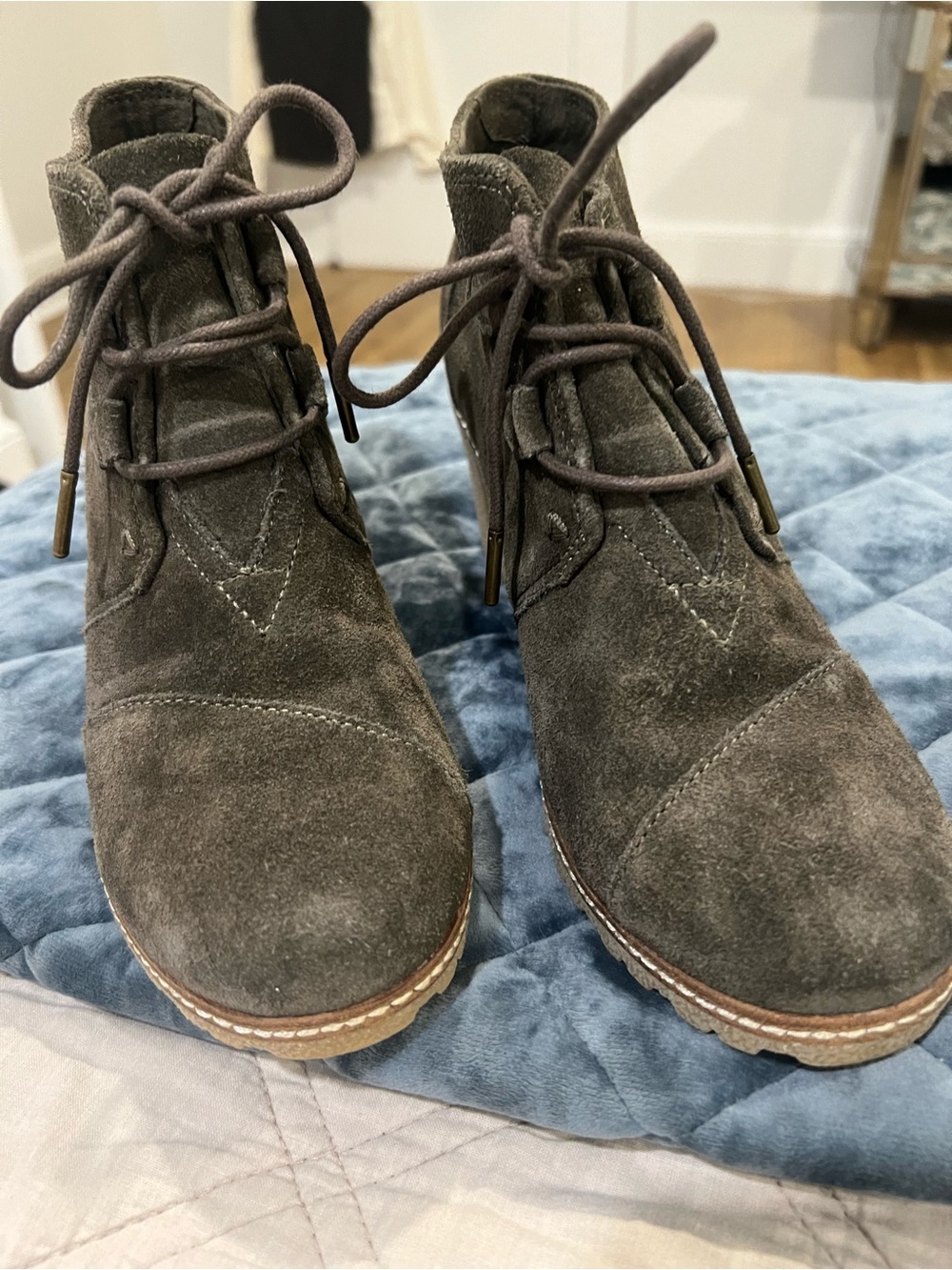 Olive Green TOMS Desert Wedge Boots l 8.5W